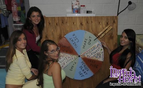 Amateurs Girls - Wheel Of FUN! (2013/CollegeRules.com/FullHD)