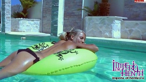  MyDirtyHobby.com - JuliettaSanchez - Arsch Creampie im Pool [FullHD 1080p]