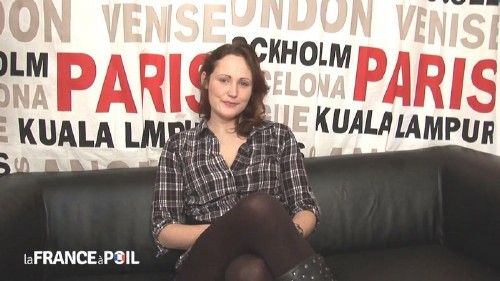  LaFRANCEaPOIL.com - Emy - Jeune et belle rouquine offre son cul a deux inconnus bien affames! [HD 720p]