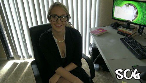 ManyVids - Ginger Banks - Office Sex [FullHD 1080p]